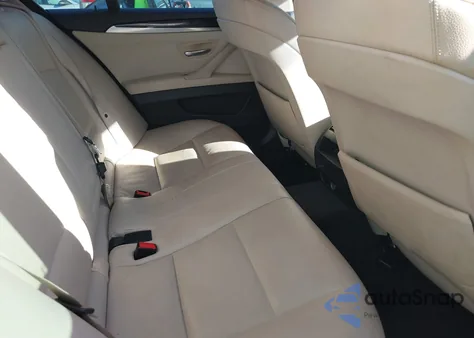 2013 BMW 528I из США, поврежденный, VIN WBAXG5C56DD233570